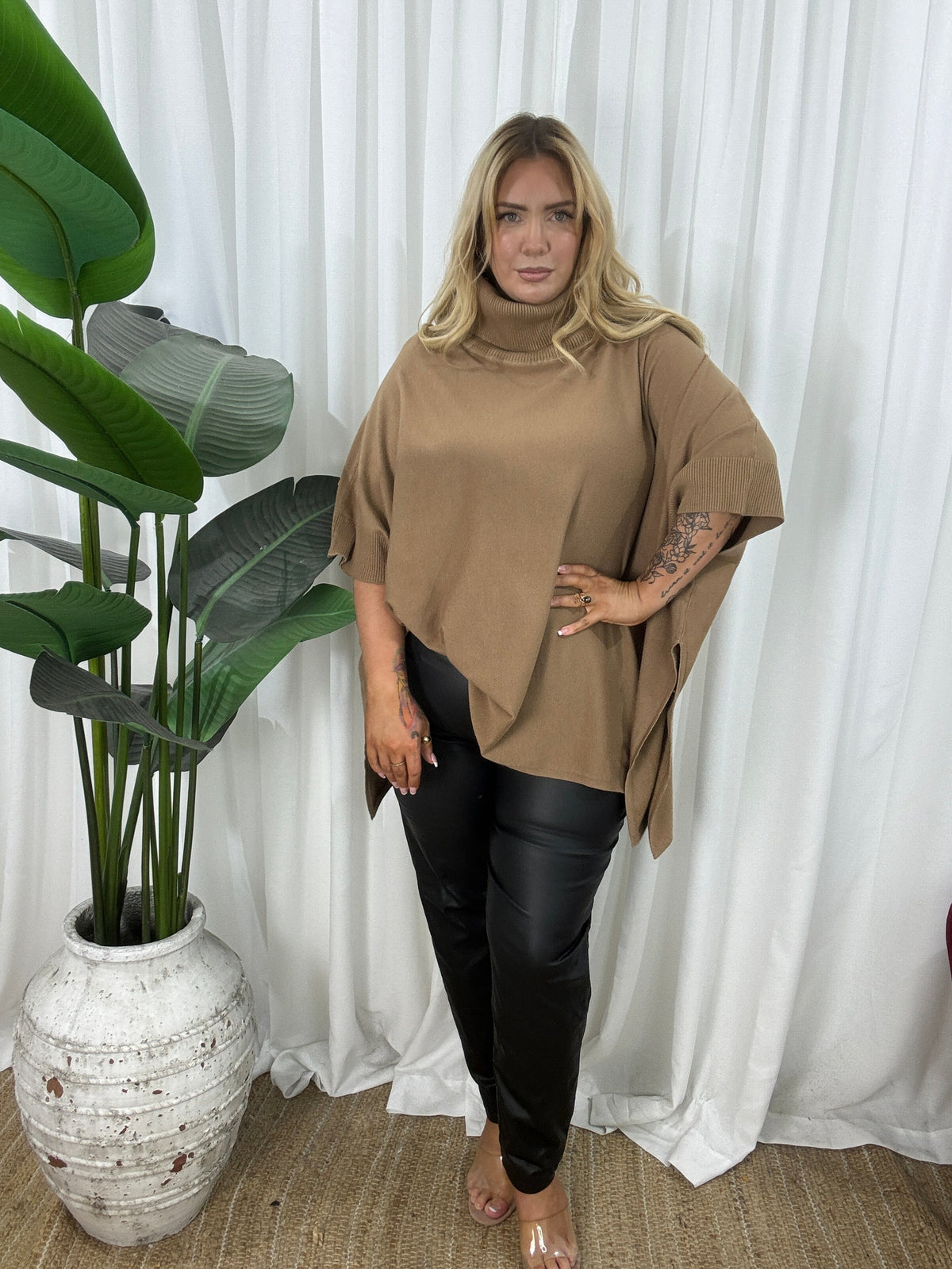 Main Poncho (EOFY SALE)