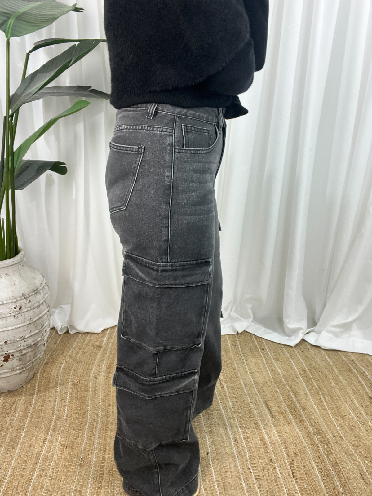 Hooper Cargo Jeans - Washed Black