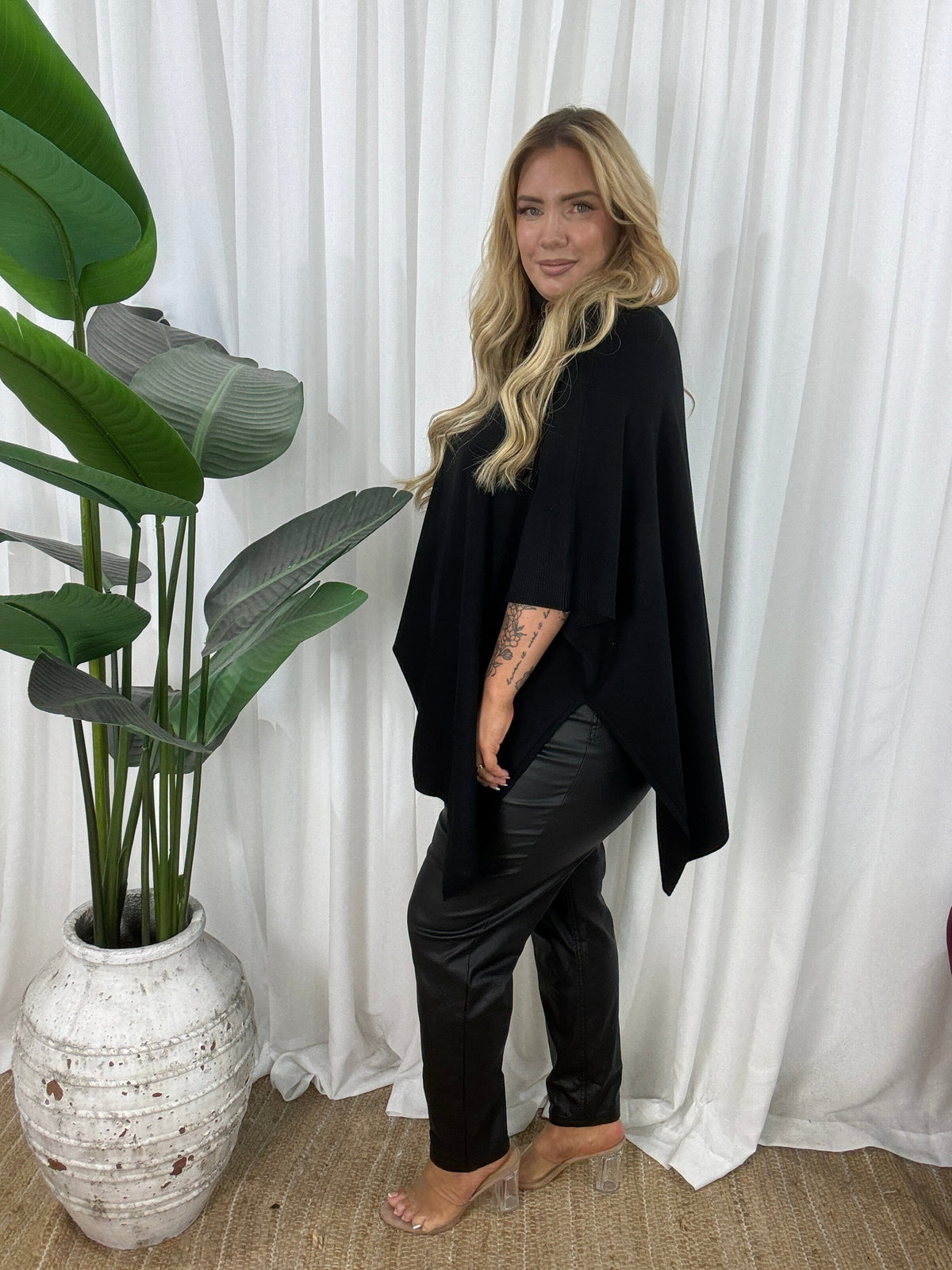 Main Poncho (EOFY SALE)