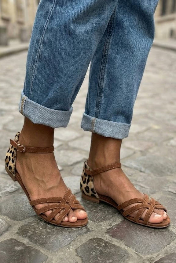 Crisscross Open Toe Ankle Strap Flat Casual Sandals